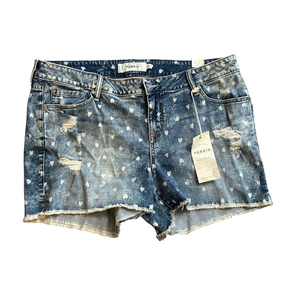 torrid Pants - Torrid Heart Print Denim Cutoff Shorts NWT Size 18 Raw Hem Distressed